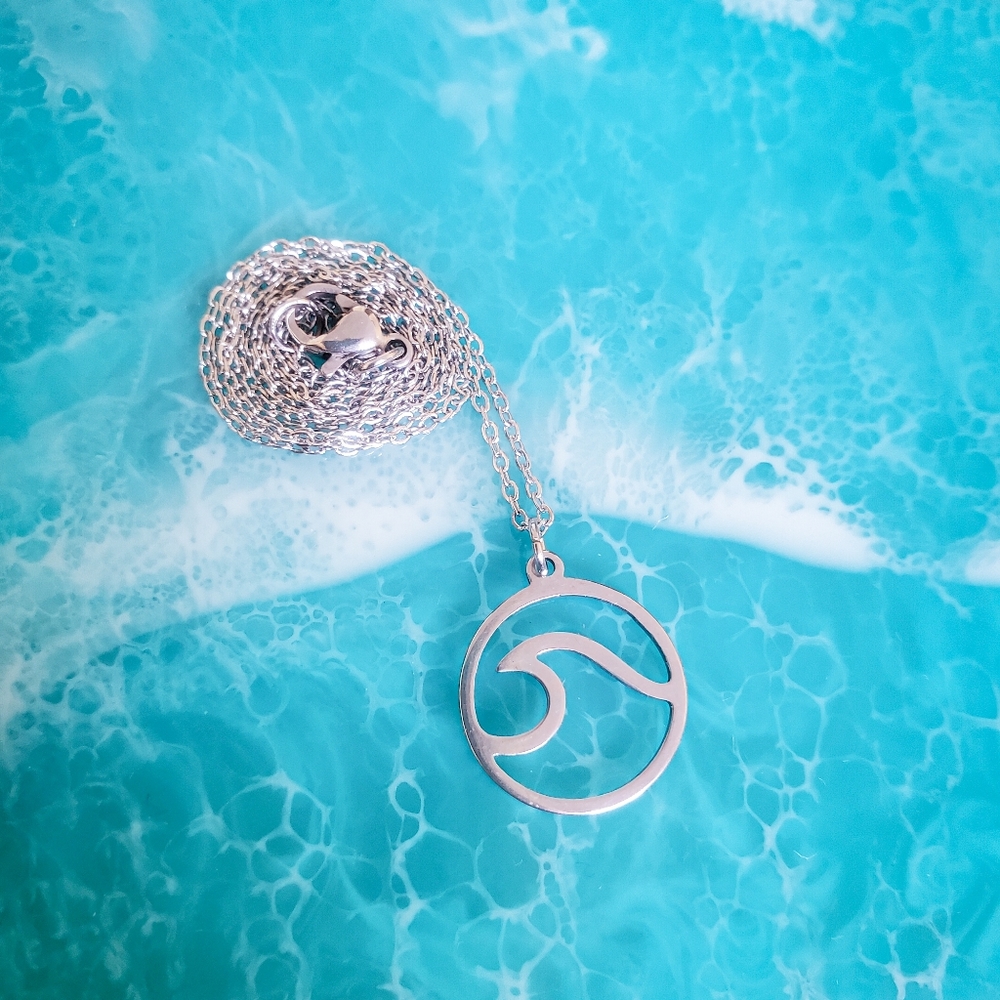 Ocean wave necklace
